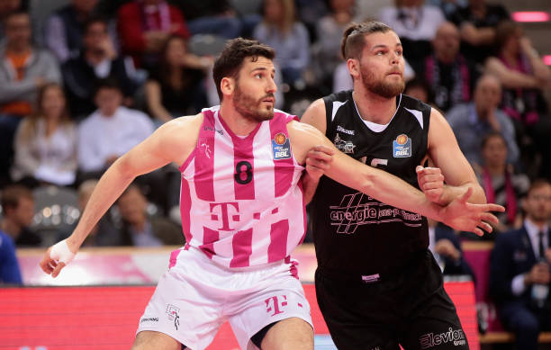 失误撞上护 失误撞上护