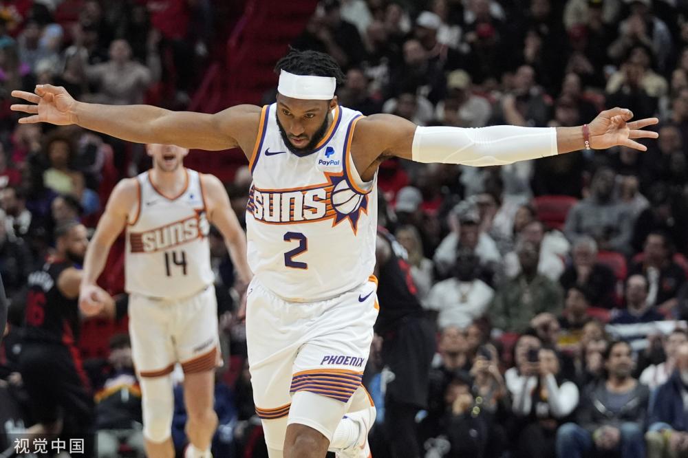 2场6分！英超新帅激情挥拳：仅用4天逃离降级区 3万人欢呼